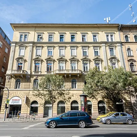 Jungle Design 2bdr Budapest