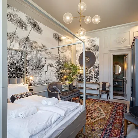Jungle Design 2bdr Apartment
