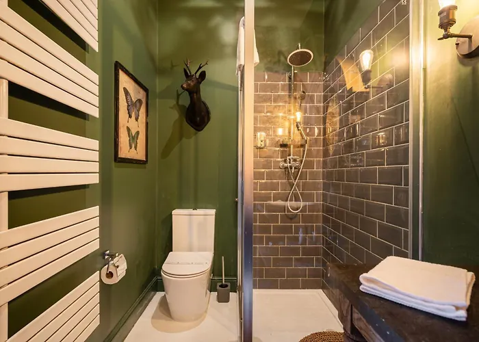 Jungle Design 2bdr Lägenhet Budapest