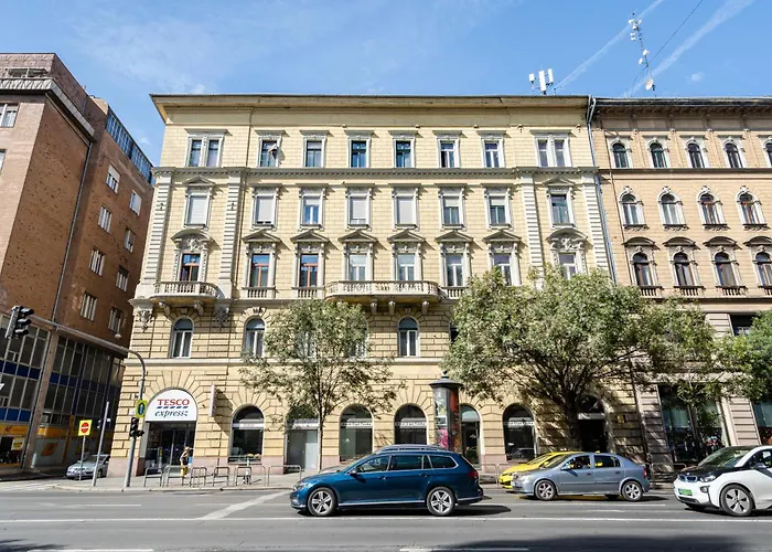 Jungle Design 2bdr Budapest